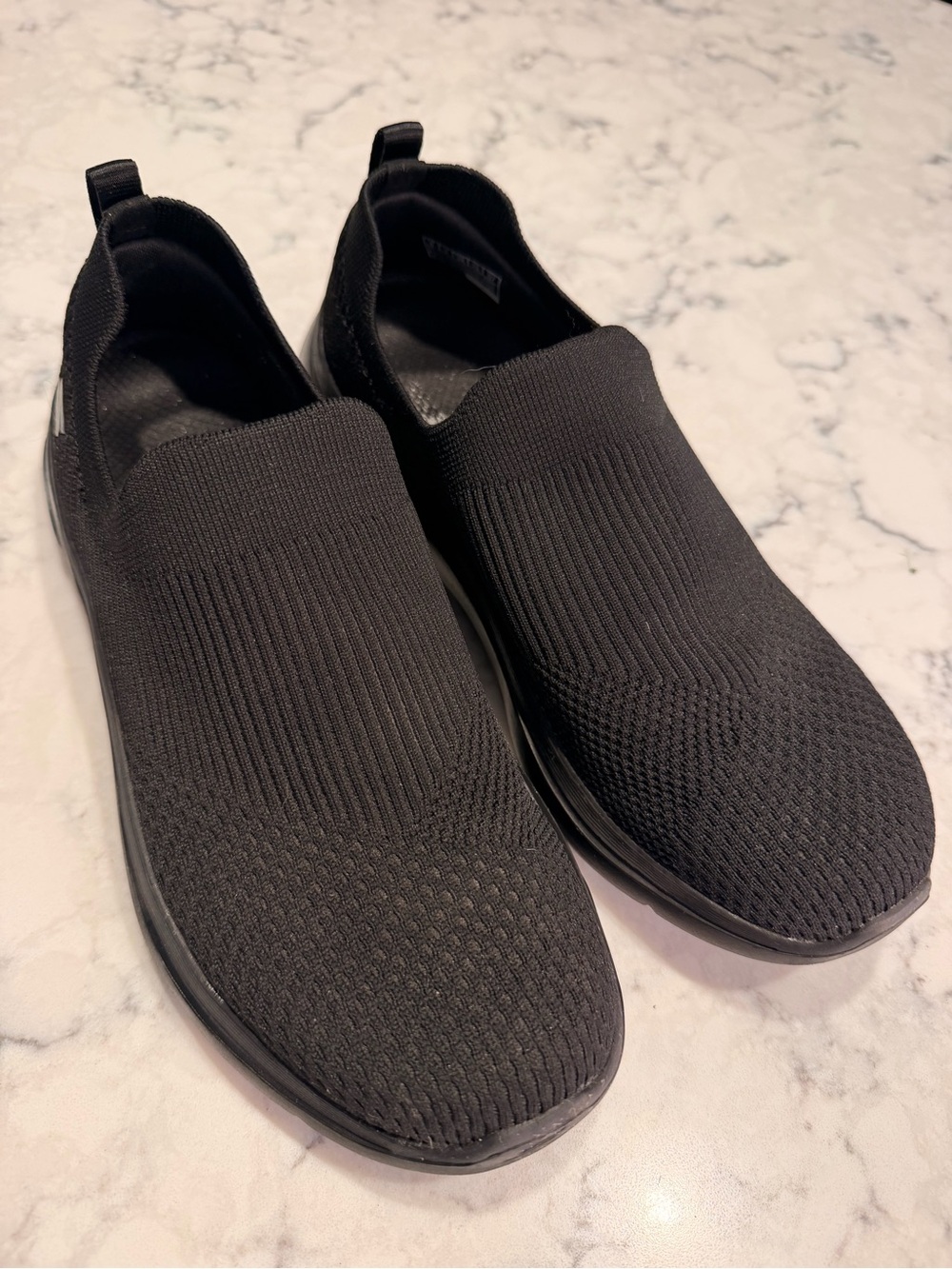 Women’s Black Slip-On Knit Skechers Sneakers Size 8